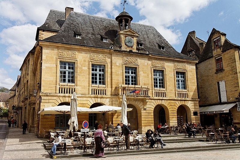 Sarlat town hall, Historic building in Sarlat, Facade of Sarlat town hall